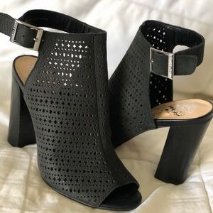 Vincent Camuto dark green open toe booties size 5